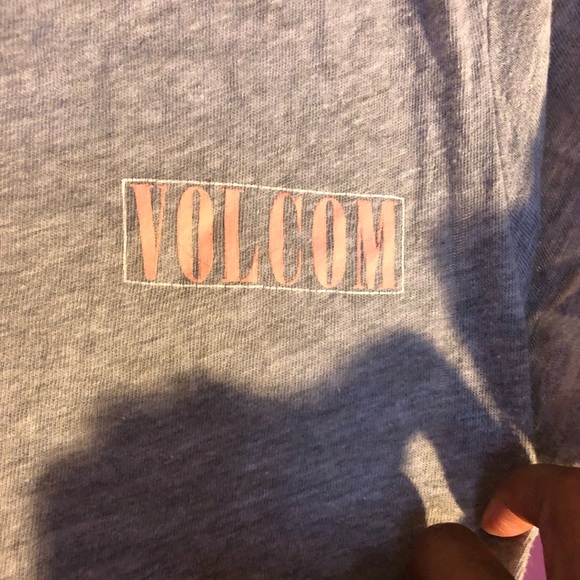 Volcom shirt - Picture 2 of 3